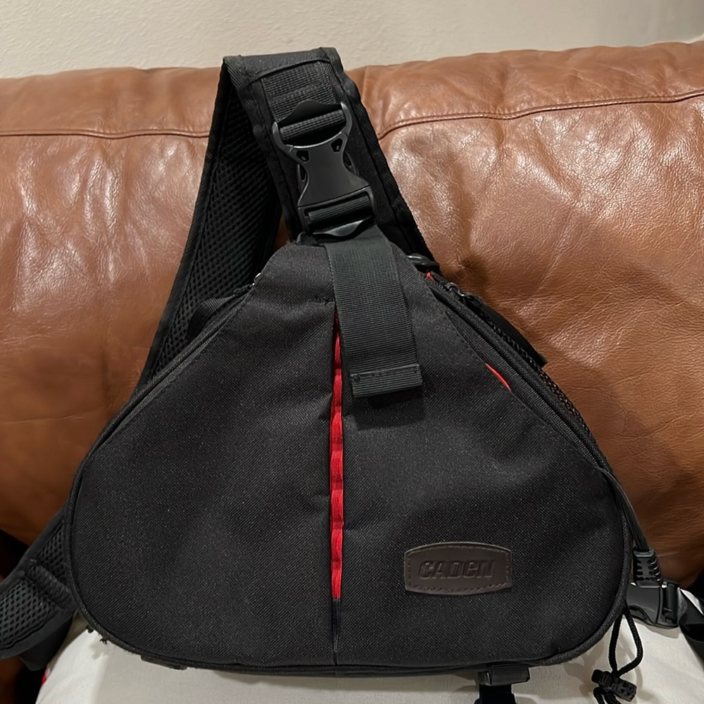 CADEN SLING CAMERA BAG